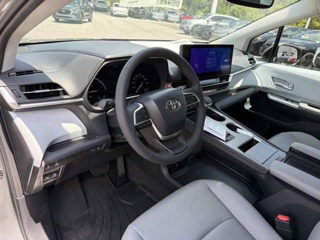 2026 Toyota Sienna XLE 8 Passenger