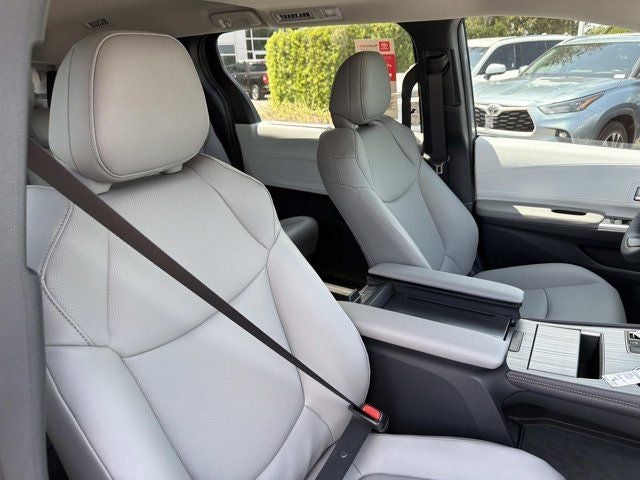 2026 Toyota Sienna XLE 8 Passenger