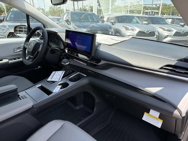 2026 Toyota Sienna XLE 8 Passenger