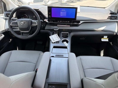2026 Toyota Sienna XLE 8 Passenger