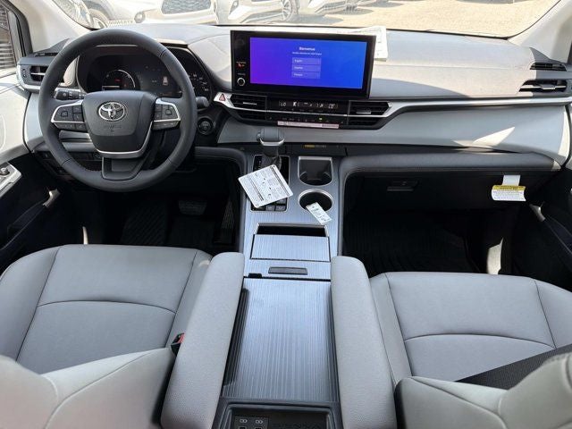 2026 Toyota Sienna XLE 8 Passenger