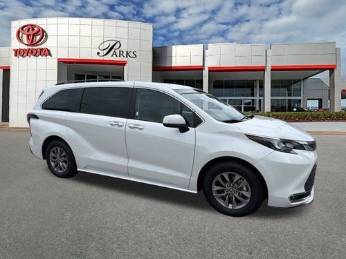 2024 Toyota Sienna XLE