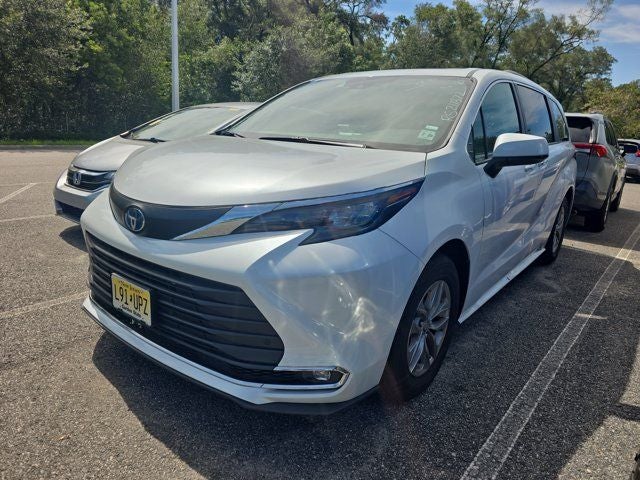 2024 Toyota Sienna XLE