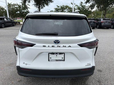 2024 Toyota Sienna XLE