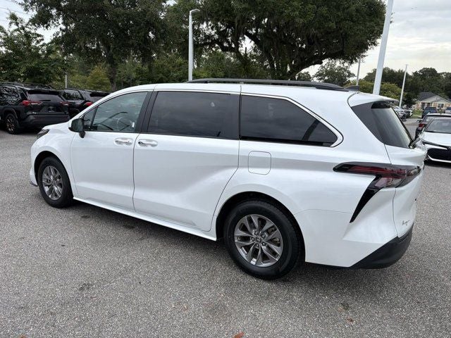 2024 Toyota Sienna XLE