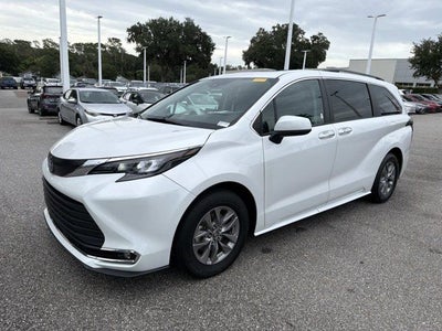 2024 Toyota Sienna XLE