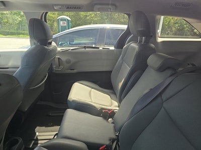 2024 Toyota Sienna XLE