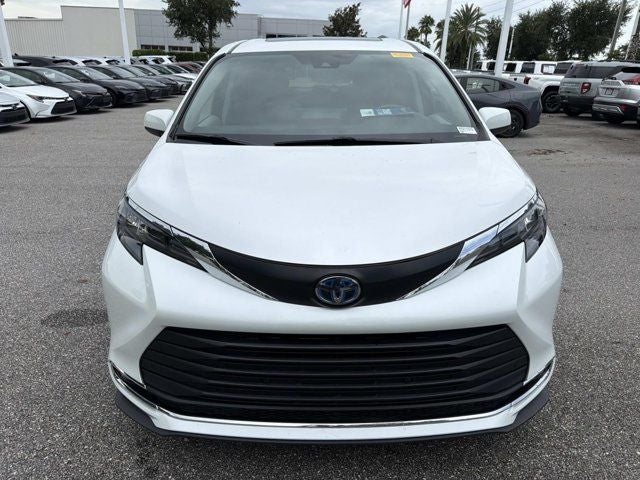 2024 Toyota Sienna XLE