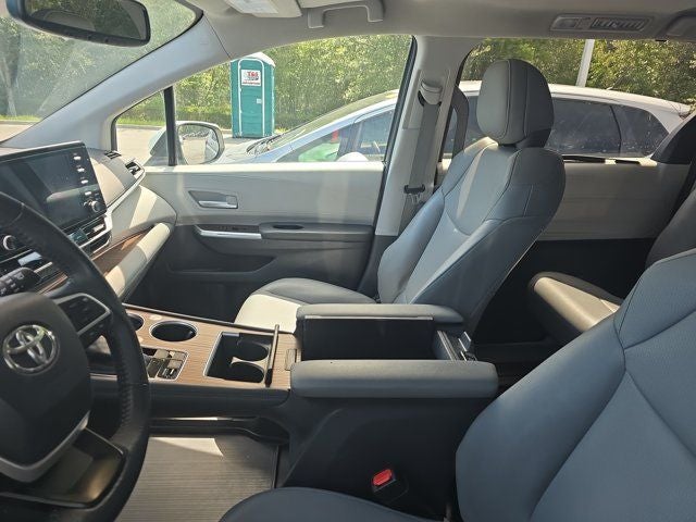 2024 Toyota Sienna XLE