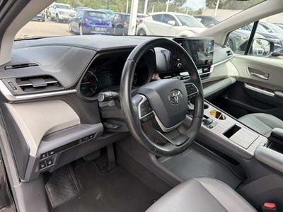 2021 Toyota Sienna XLE 8 Passenger