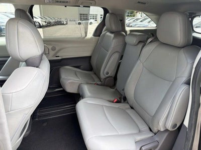 2021 Toyota Sienna XLE 8 Passenger