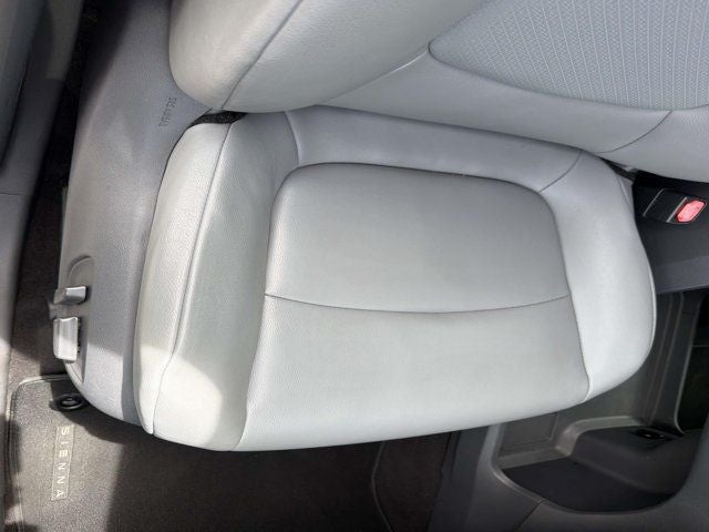 2021 Toyota Sienna XLE 8 Passenger