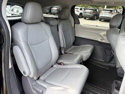 2021 Toyota Sienna XLE 8 Passenger