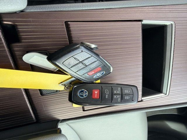 2021 Toyota Sienna XLE 8 Passenger