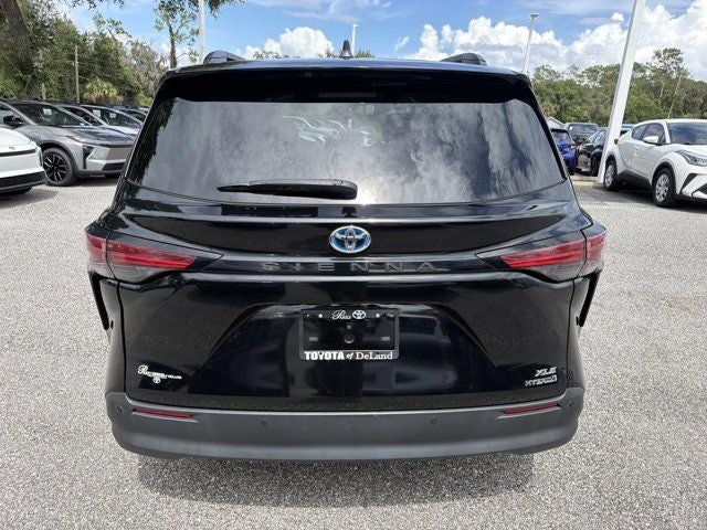 2021 Toyota Sienna XLE 8 Passenger