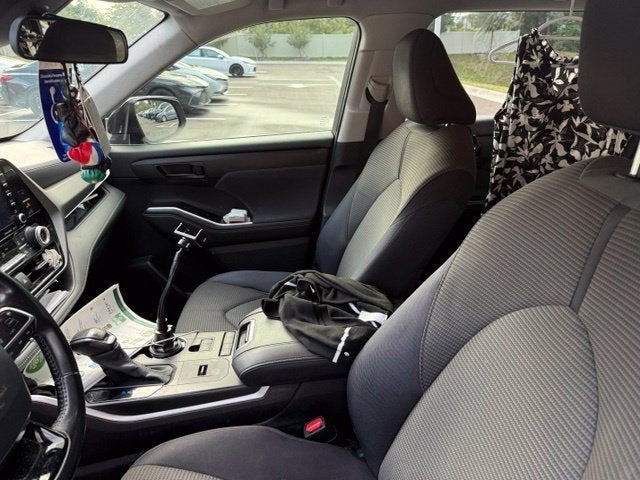 2021 Toyota Highlander LE