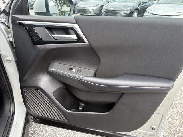 2024 Mitsubishi Outlander ES