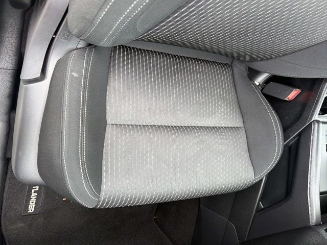 2024 Mitsubishi Outlander ES