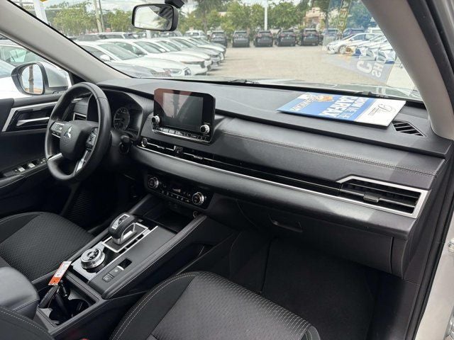 2024 Mitsubishi Outlander ES