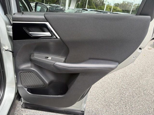 2024 Mitsubishi Outlander ES
