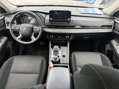 2024 Mitsubishi Outlander ES