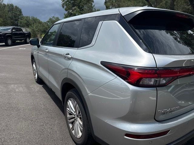 2024 Mitsubishi Outlander ES