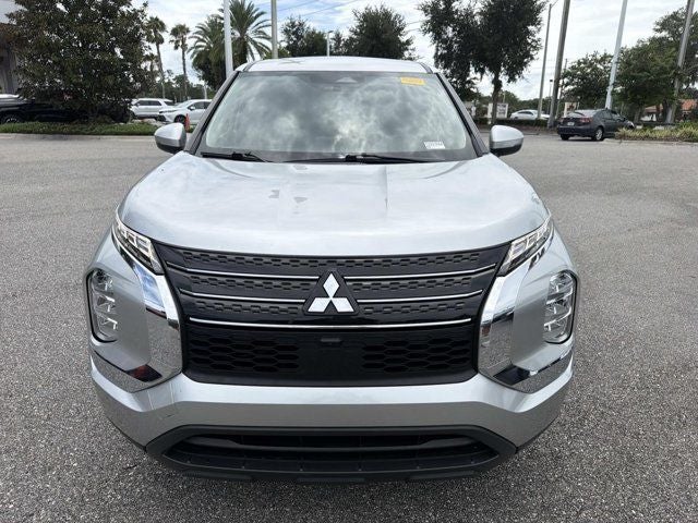 2024 Mitsubishi Outlander ES
