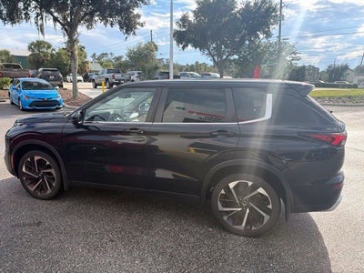 2022 Mitsubishi Outlander SE