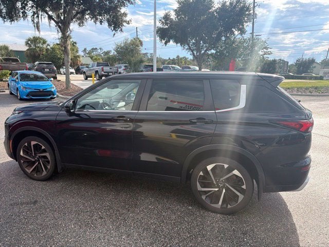 2022 Mitsubishi Outlander SE