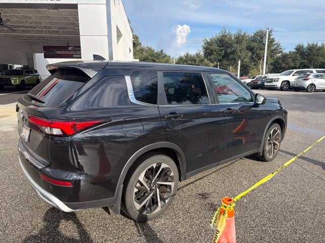 2022 Mitsubishi Outlander SE