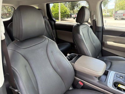 2025 Kia Carnival LXS