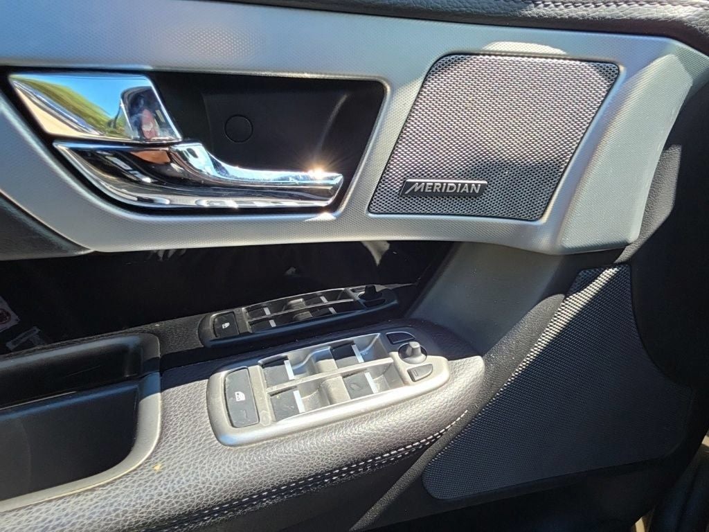 2015 Jaguar XF Base