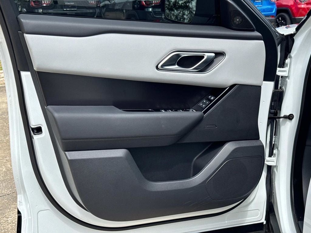 2026 Land Rover Range Rover Velar Dynamic SE