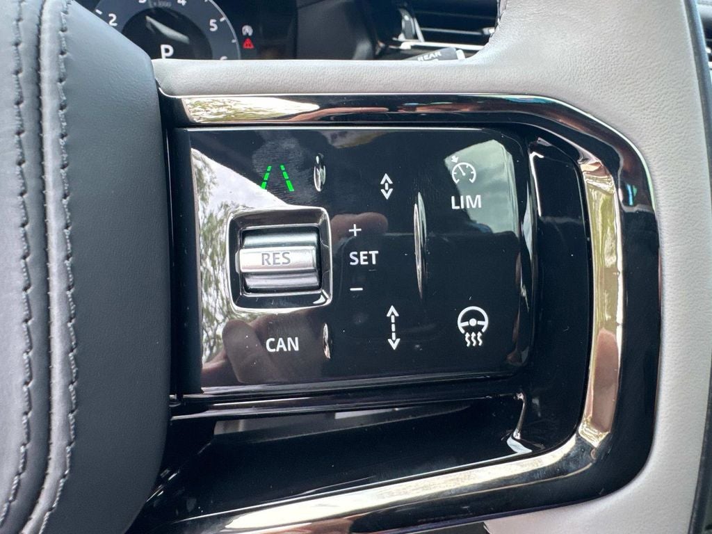 2026 Land Rover Range Rover Velar Dynamic SE