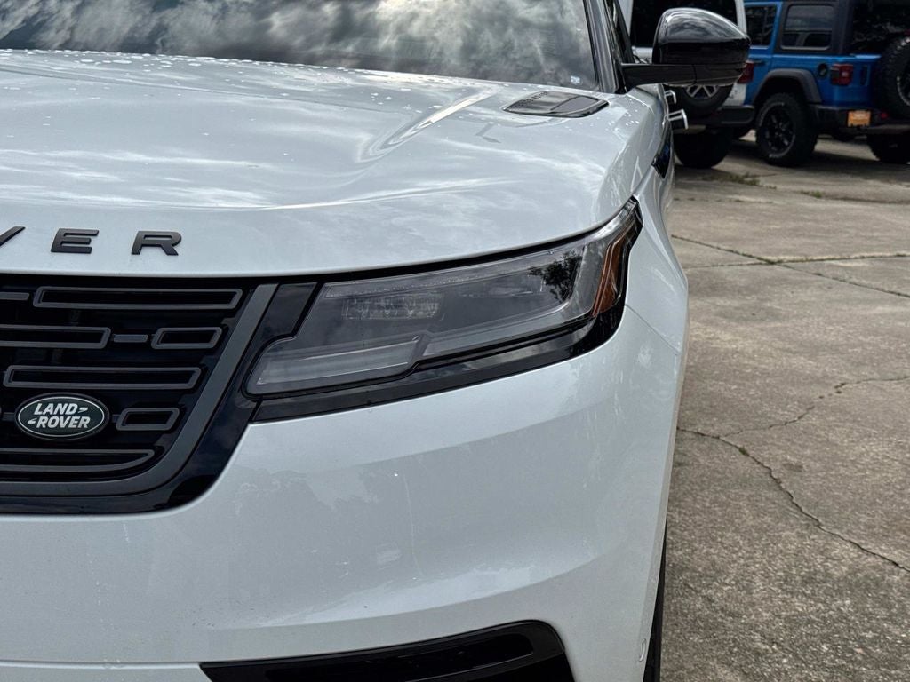 2026 Land Rover Range Rover Velar Dynamic SE