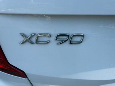 2022 Volvo XC90 T5 Momentum
