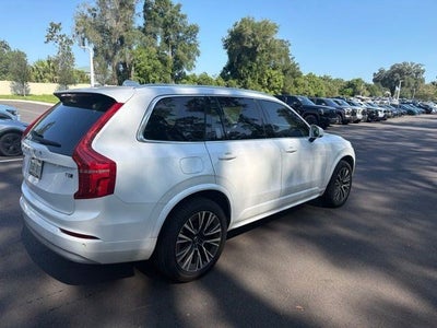 2022 Volvo XC90 T5 Momentum
