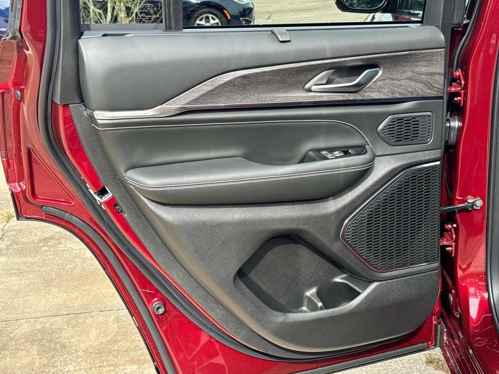 2024 Jeep Grand Cherokee Base
