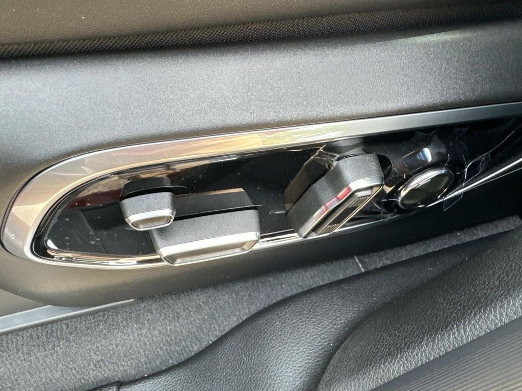 2024 Jeep Grand Cherokee Base