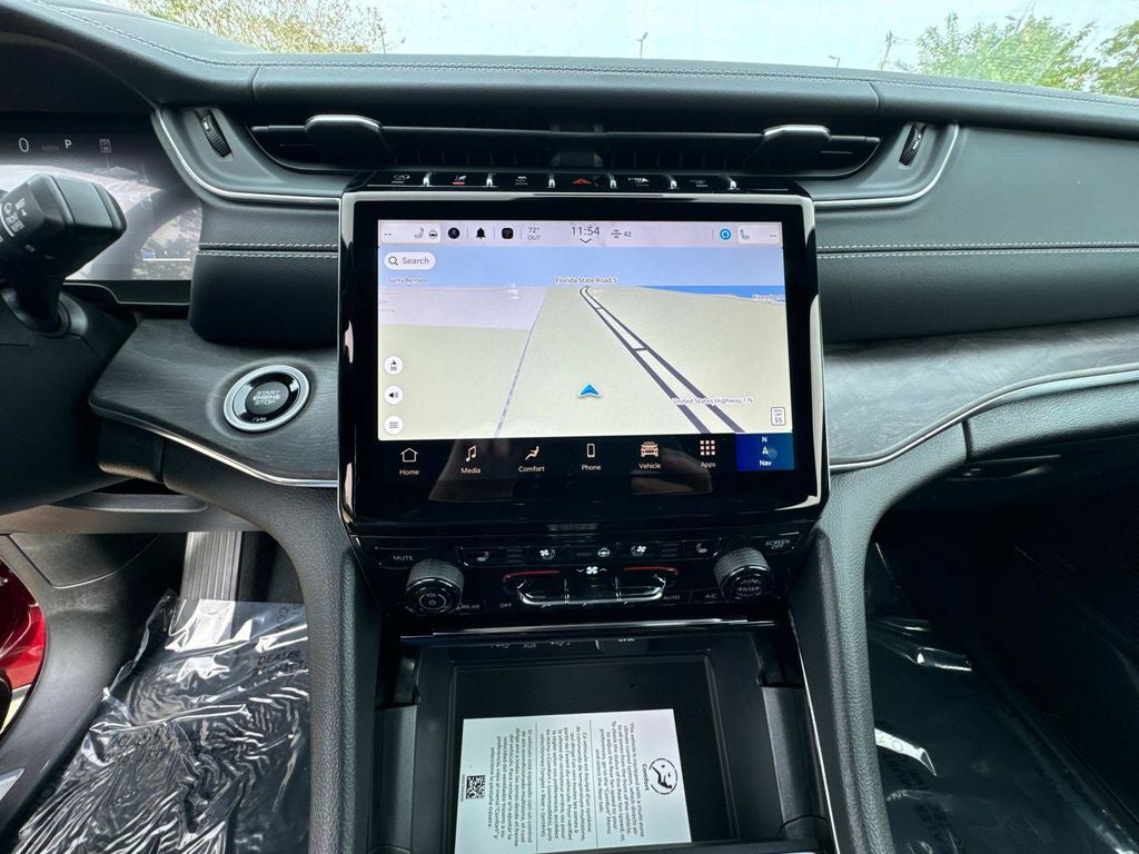 2024 Jeep Grand Cherokee Base