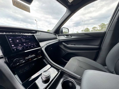 2026 Jeep Grand Cherokee Laredo