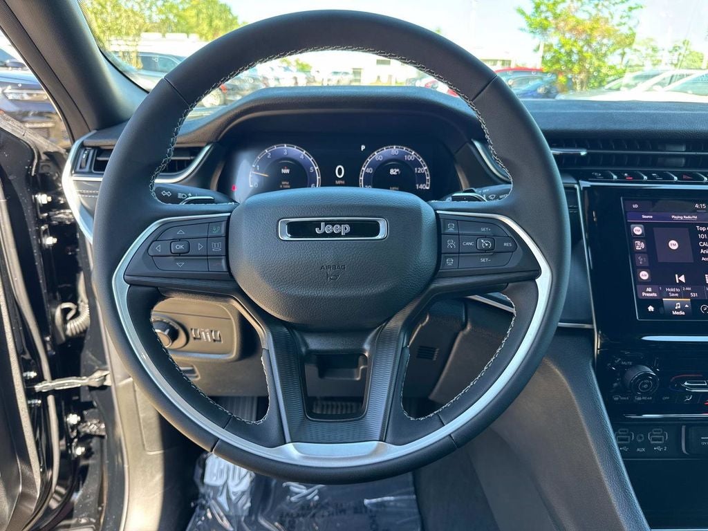 2025 Jeep Grand Cherokee Laredo