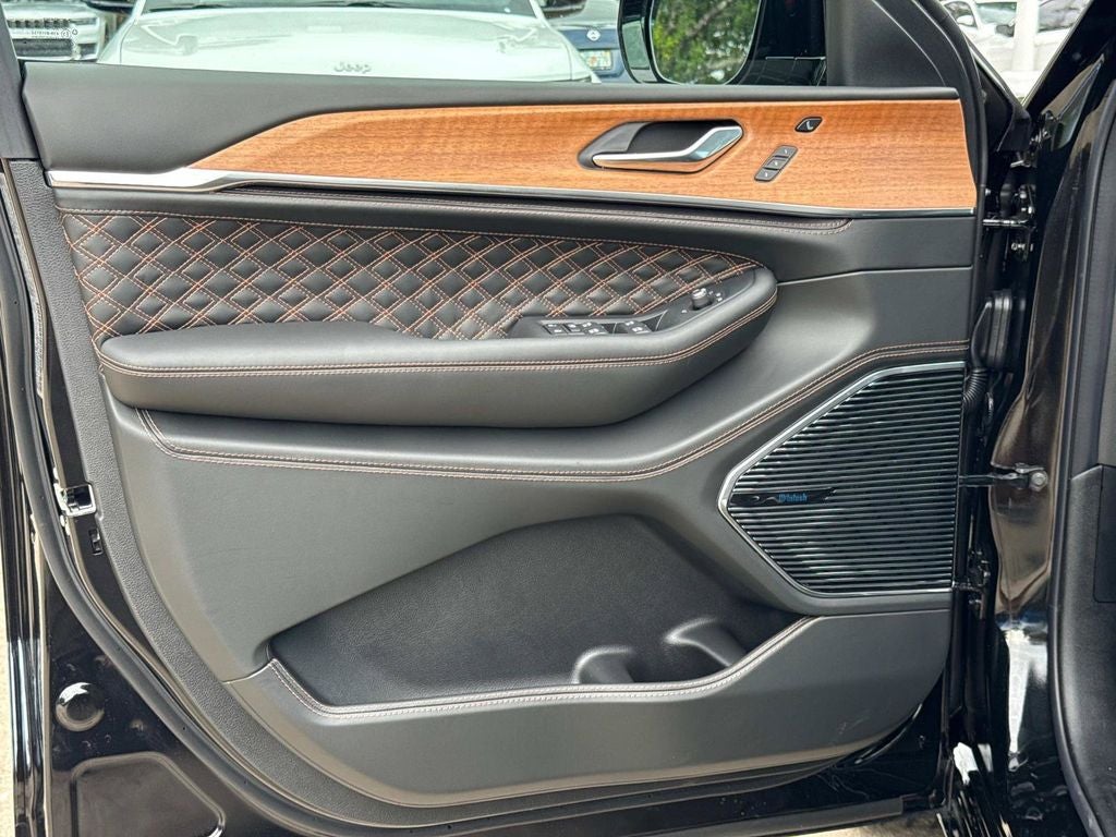2026 Jeep Grand Cherokee Summit