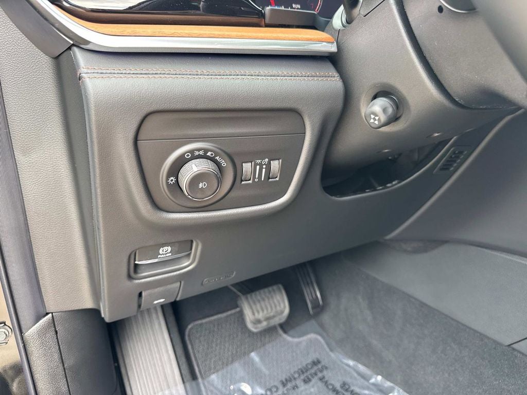 2026 Jeep Grand Cherokee Summit