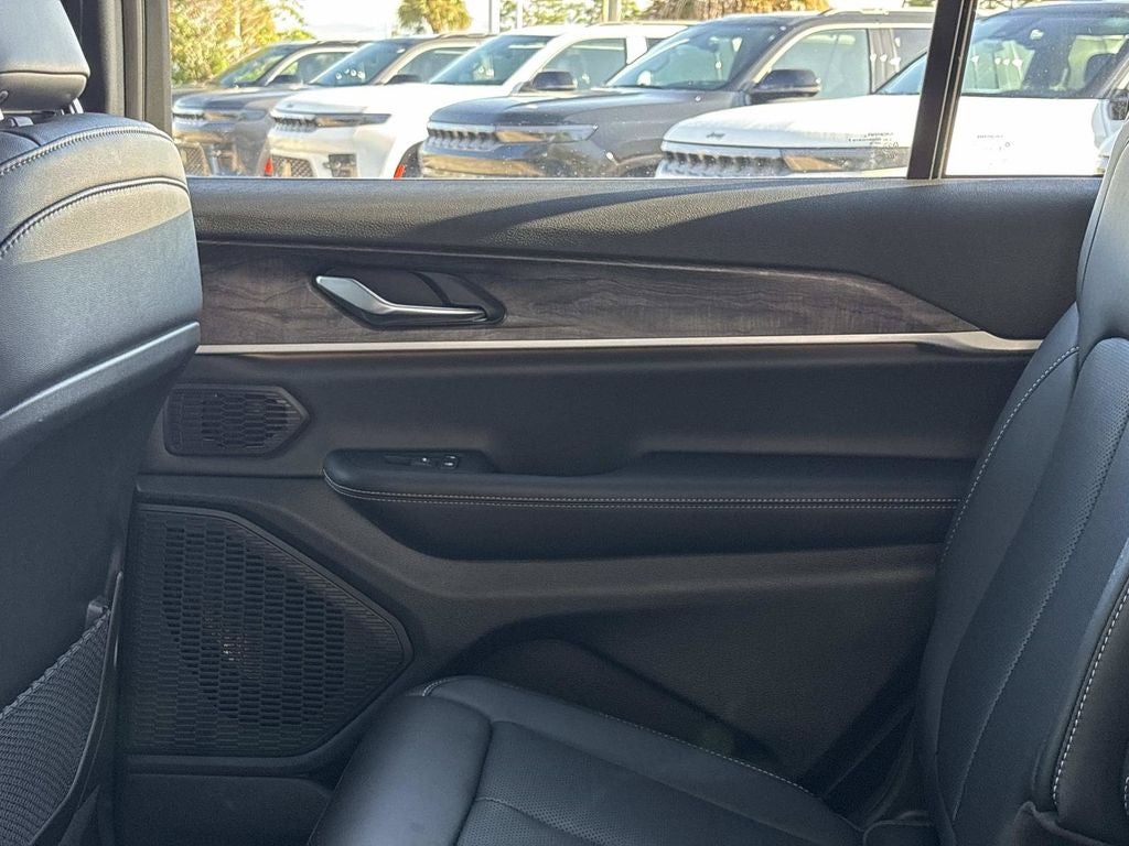 2027 Jeep Grand Cherokee L Limited