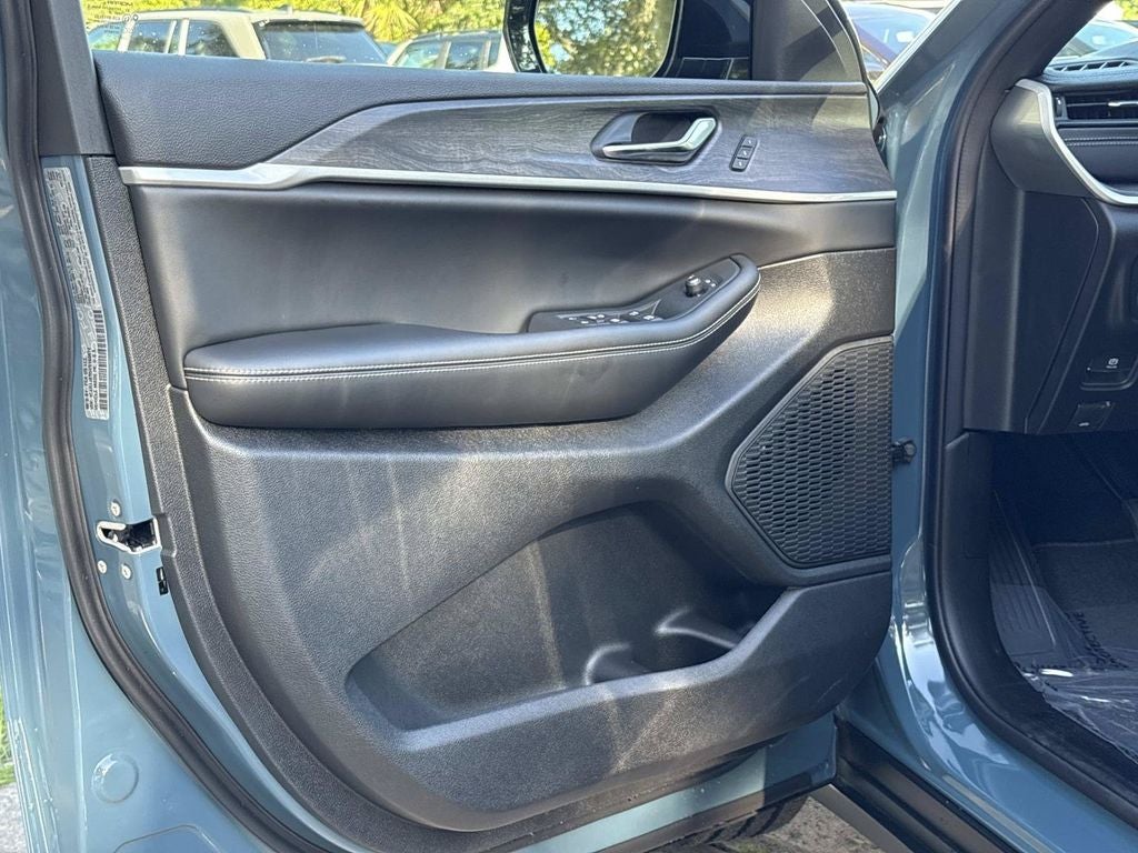 2027 Jeep Grand Cherokee L Limited