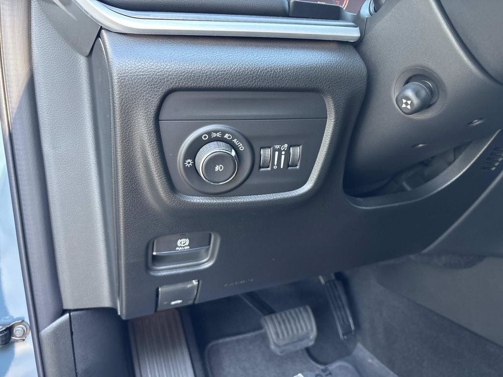 2027 Jeep Grand Cherokee L Limited