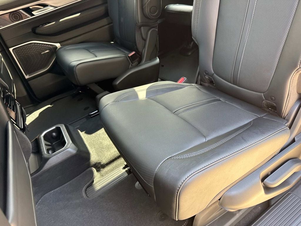 2026 Jeep Grand Wagoneer 4x2