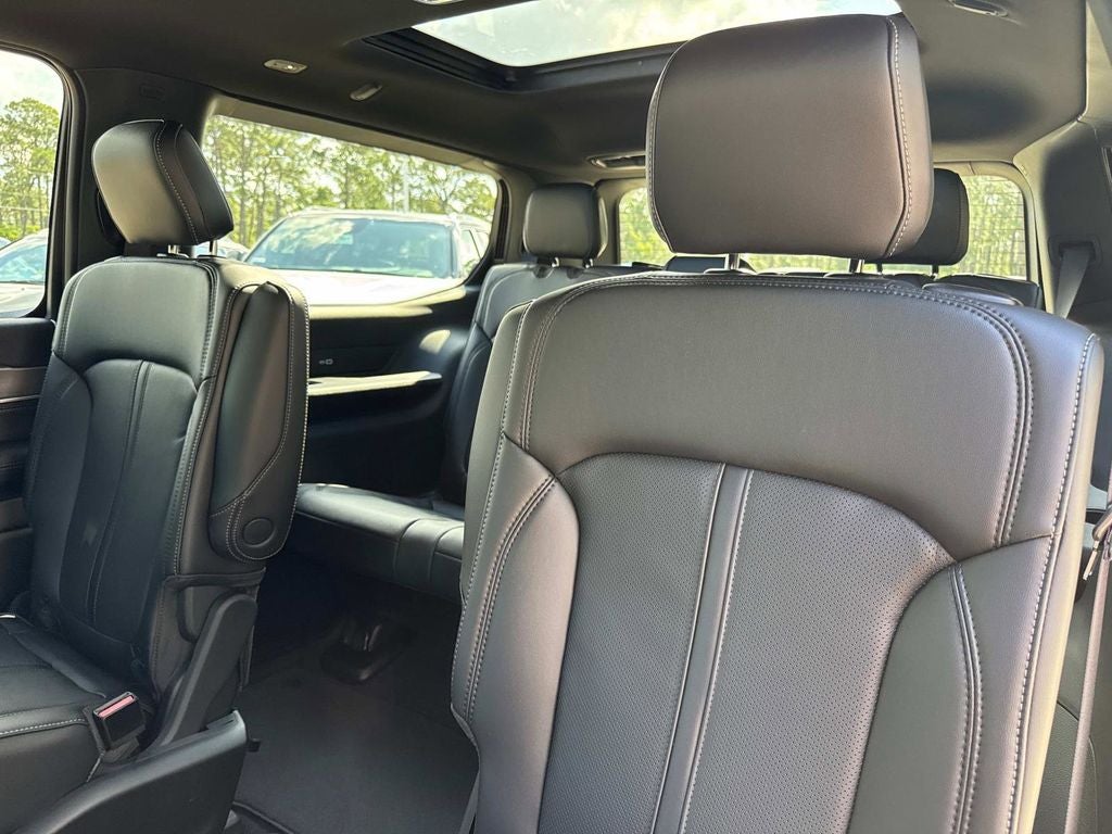 2026 Jeep Grand Wagoneer 4x2