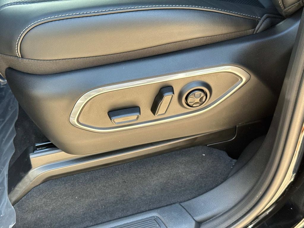 2026 Jeep Grand Wagoneer 4x2